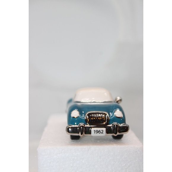 Dept 56 Snow Village - Out for a Drive - Picture 3 of 5